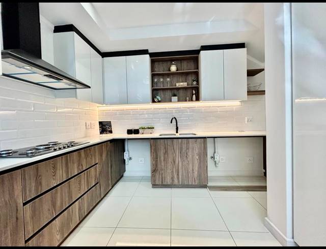 4 BEDROOM DUPLEX FOR SALE IN BRYANSTON